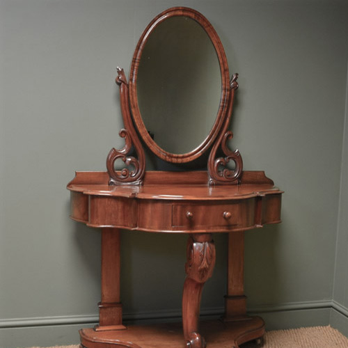 Looks Antiques promo